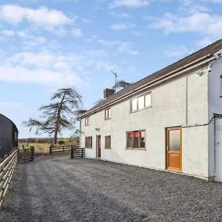Upper Caerfaelog Farmhouse Llanbister المظهر الخارجي الصورة