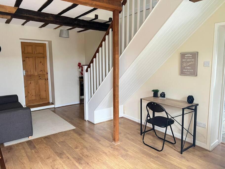 Upper Caerfaelog Farmhouse Llanbister المظهر الخارجي الصورة