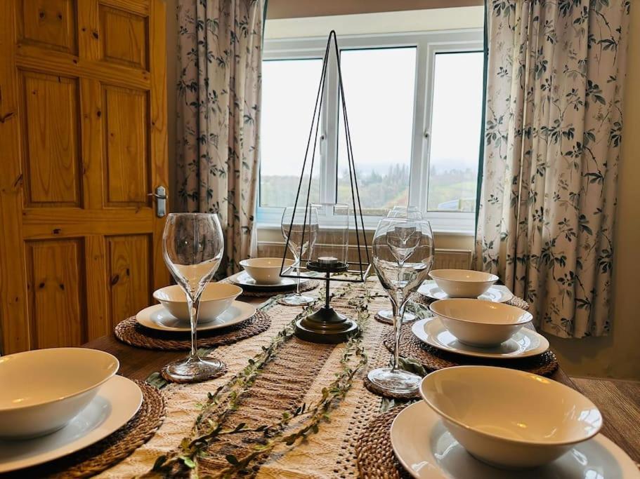Upper Caerfaelog Farmhouse Llanbister المظهر الخارجي الصورة